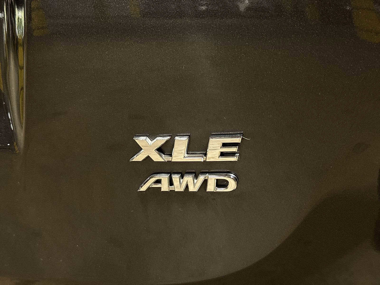 Used 2018 Toyota RAV4 XLE AWD/4WD image 25