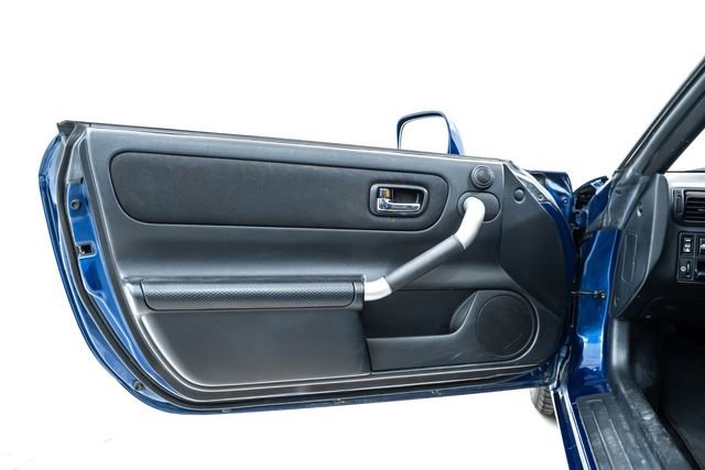 Used 2001 Toyota MR2 RWD image 17