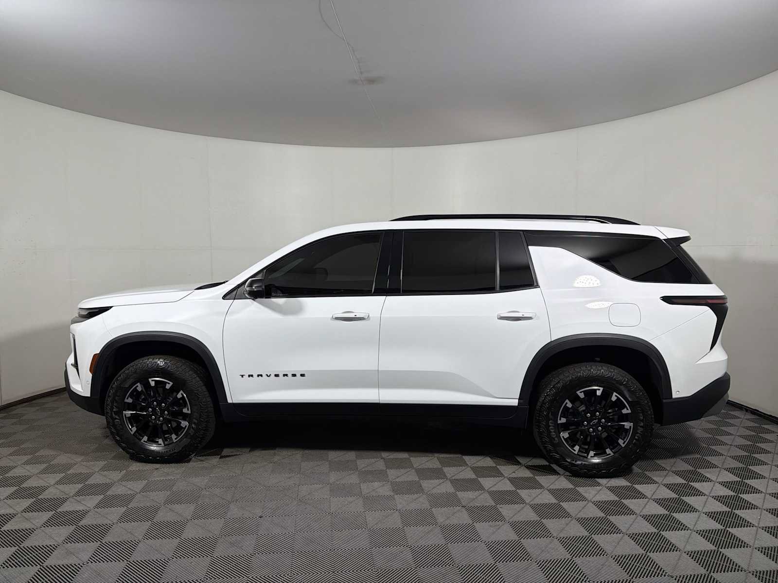 Used 2024 Chevrolet Traverse Z71 w/ Enhanced Driving Package AWD/4WD image 4
