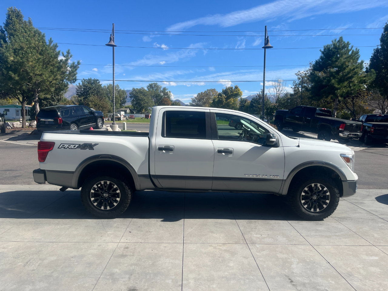 Used 2018 Nissan Titan PRO-4X image 3