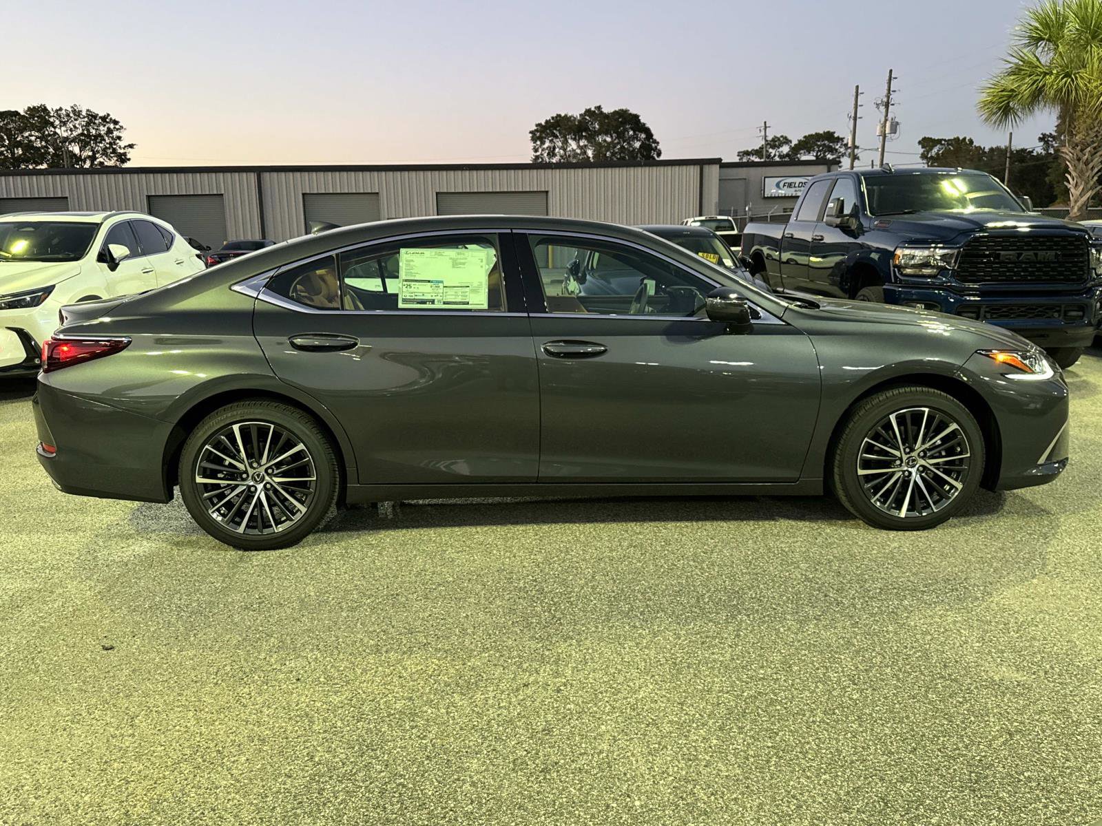 New 2025 Lexus ES 350 w/ Premium Package image 2