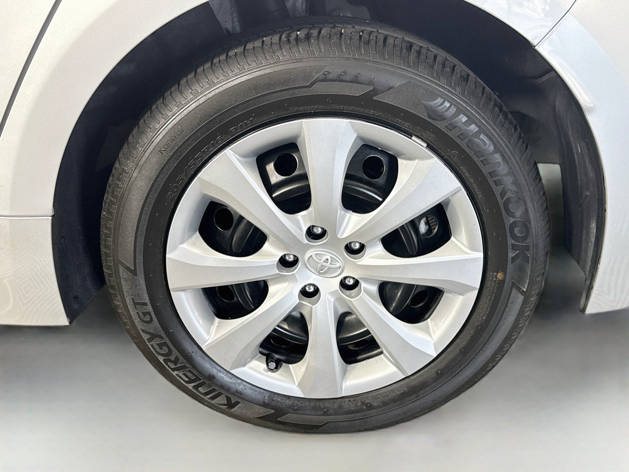 Used 2024 Toyota Corolla LE FWD image 36