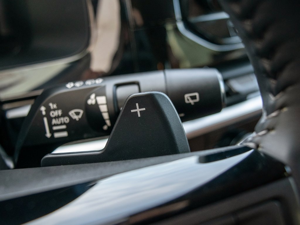 Used 2024 Nissan Pathfinder Platinum image 16