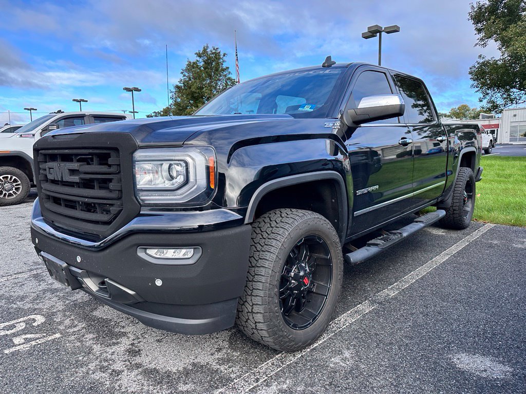 Used 2018 GMC Sierra 1500 SLT w/ SLT Preferred Package AWD/4WD image 2