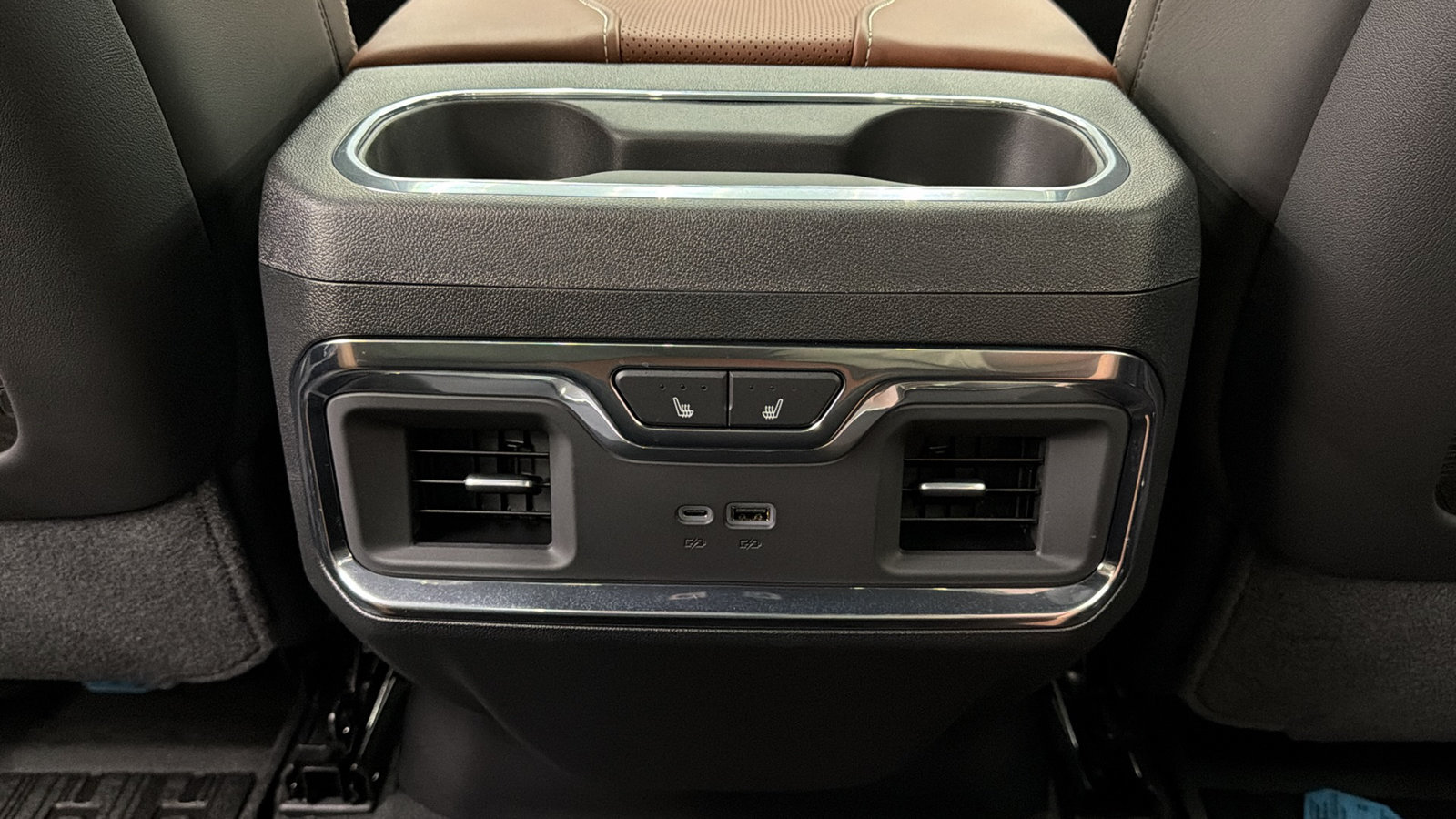 Used 2026 GMC Sierra 2500 Denali Ultimate w/ LPO, GMC Protection Package AWD/4WD image 39