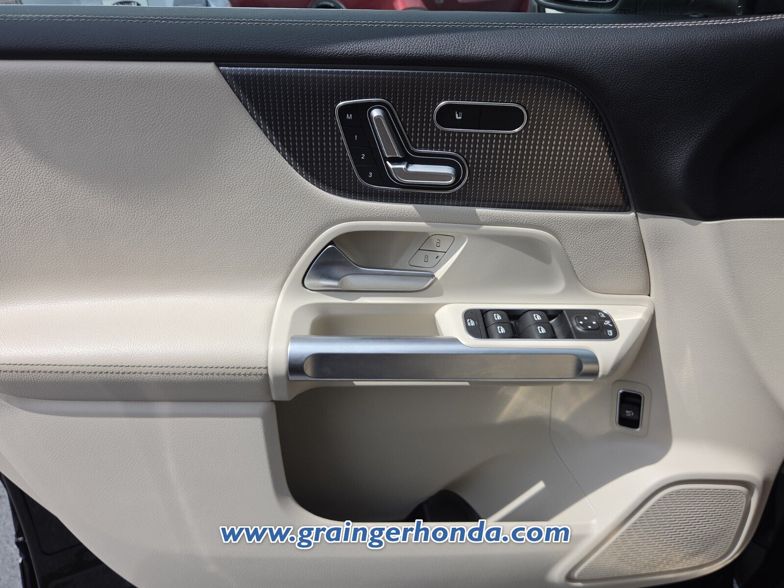 Used 2021 Mercedes-Benz GLB 250 image 23