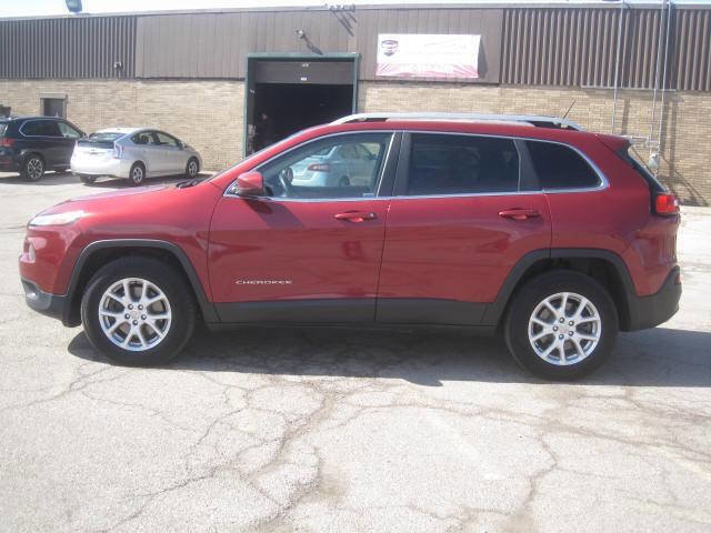 Used 2015 Jeep Cherokee Latitude w/ Cold Weather Group image 8