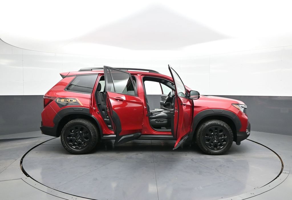 Certified 2023 Honda Passport TrailSport image 42