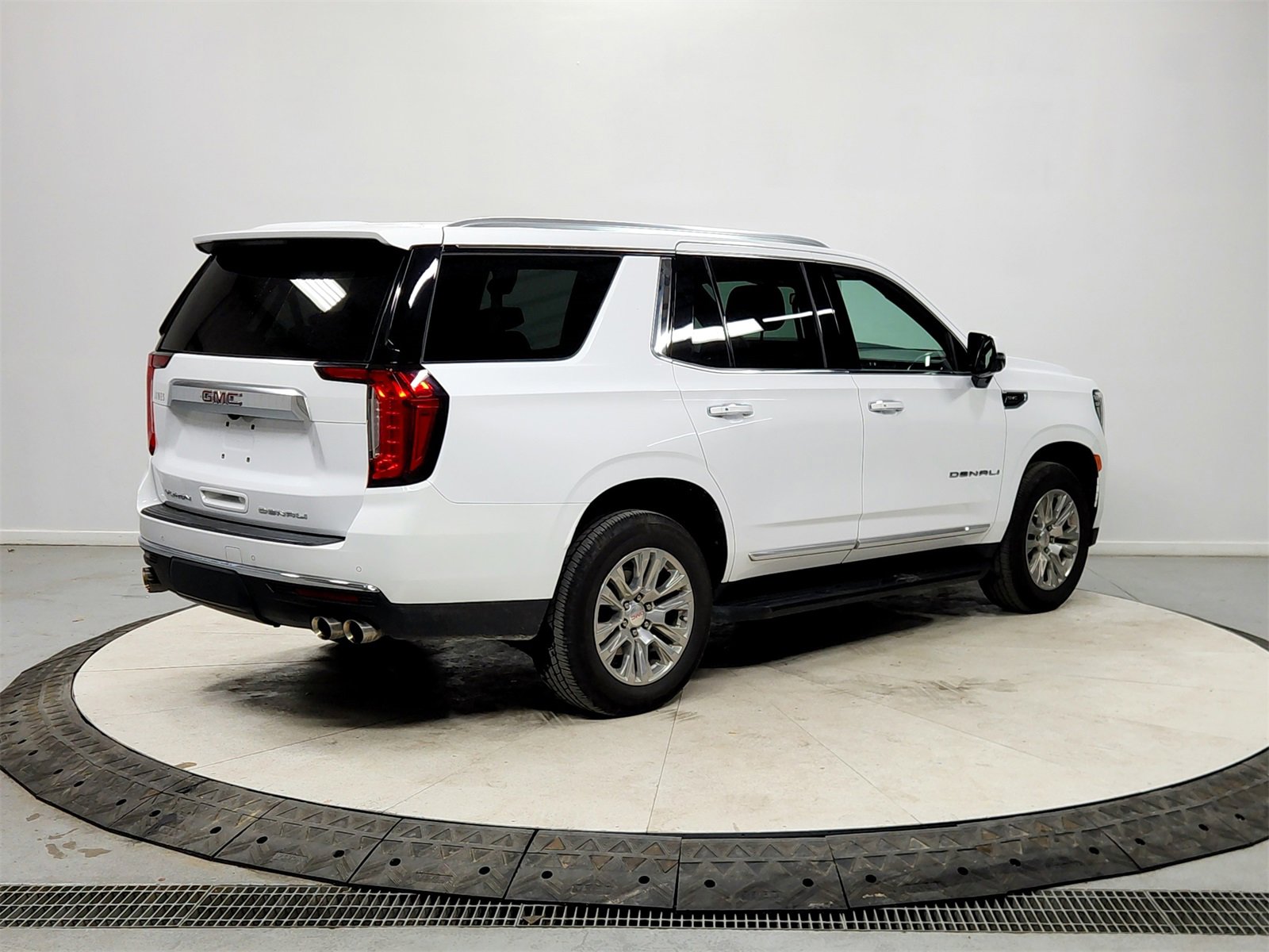Used 2023 GMC Yukon Denali image 7