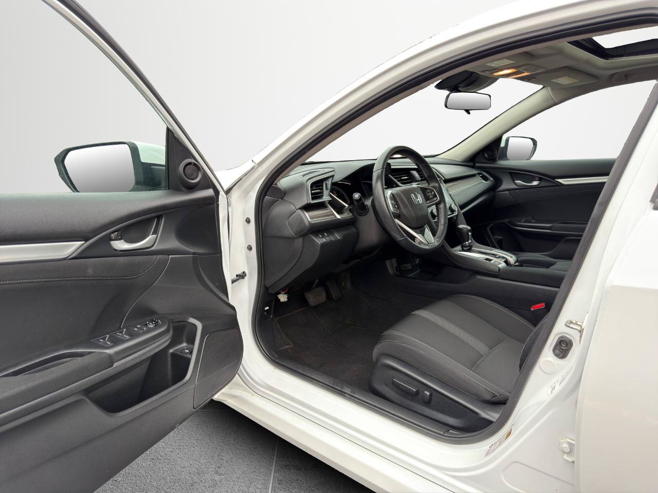 Used 2020 Honda Civic EX image 11