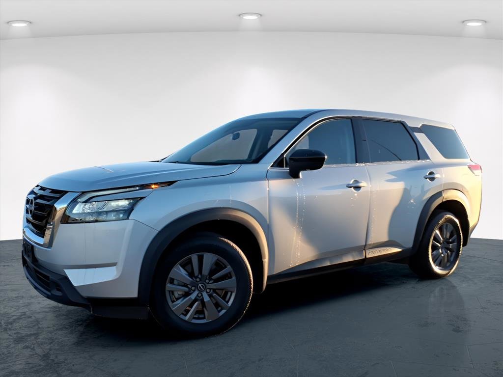 Used 2024 Nissan Pathfinder S w/ Cargo Package image 2