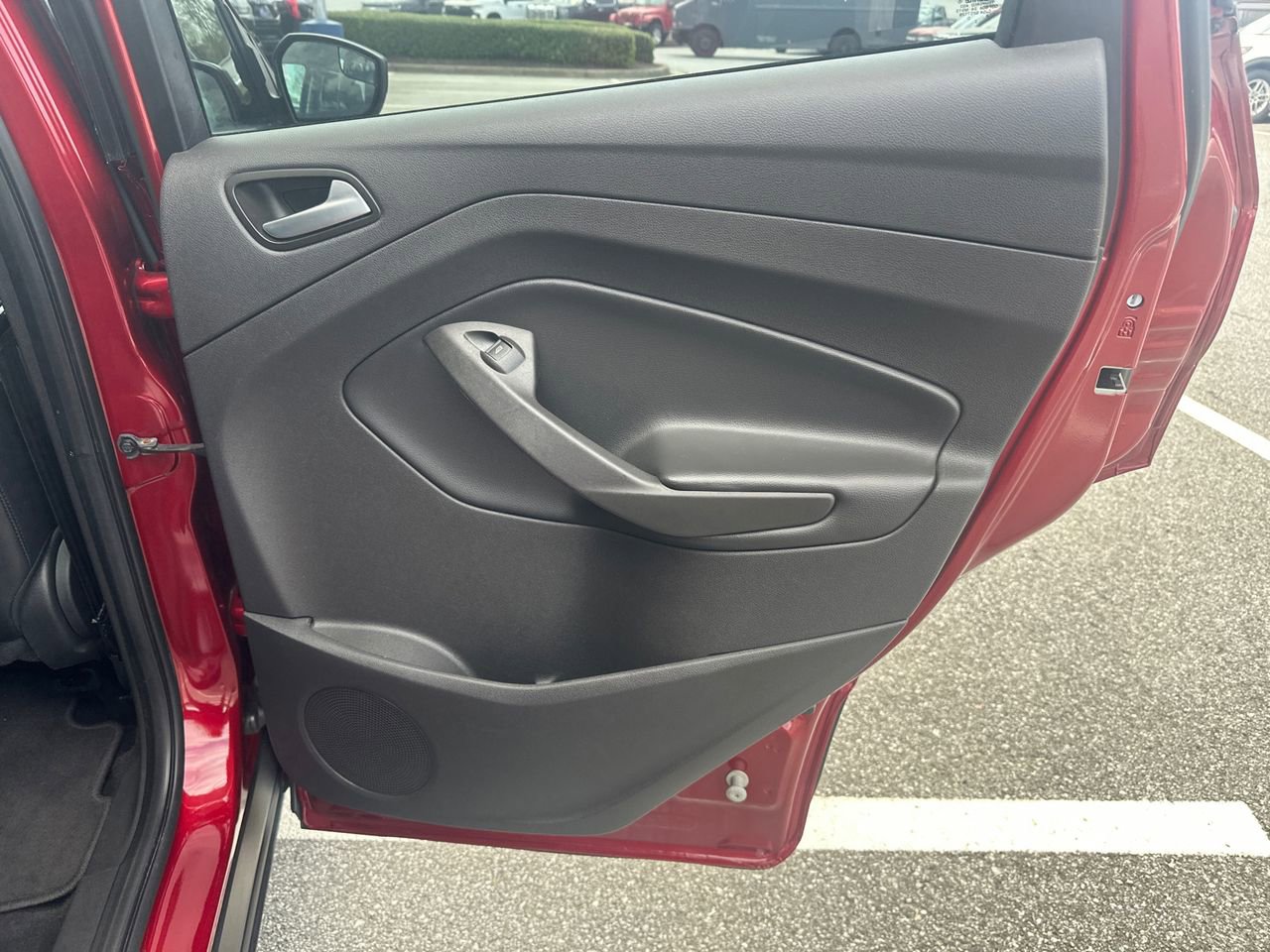 Used 2018 Ford Escape SE w/ SE Sport Appearance Package image 16