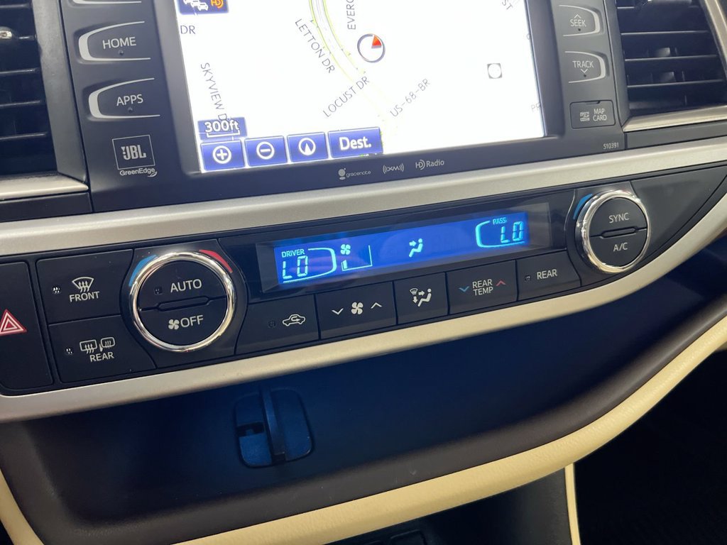 Used 2019 Toyota Highlander AWD Hybrid image 17