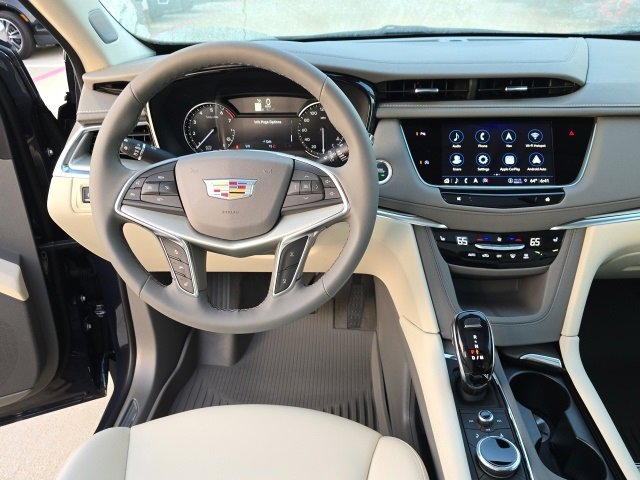 New 2025 Cadillac XT5 Premium Luxury w/ LPO, Floor Liner Package image 19