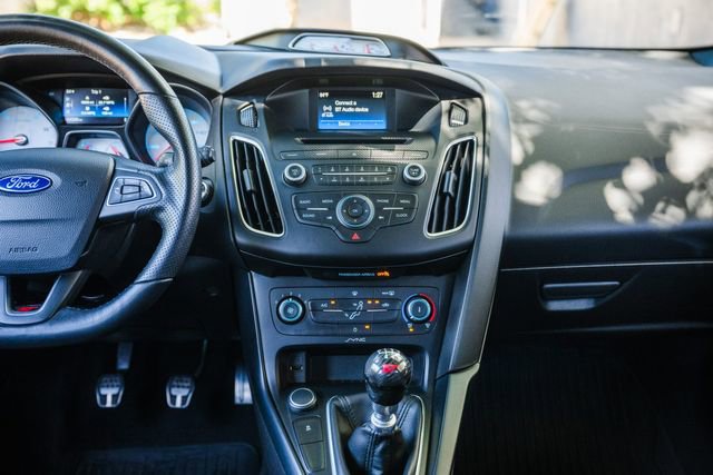 Used 2016 Ford Focus ST image 16