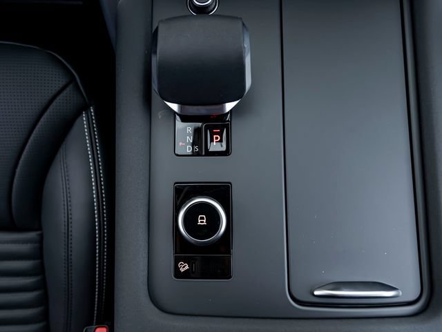 New 2026 Land Rover Discovery Limited Edition AWD/4WD image 21