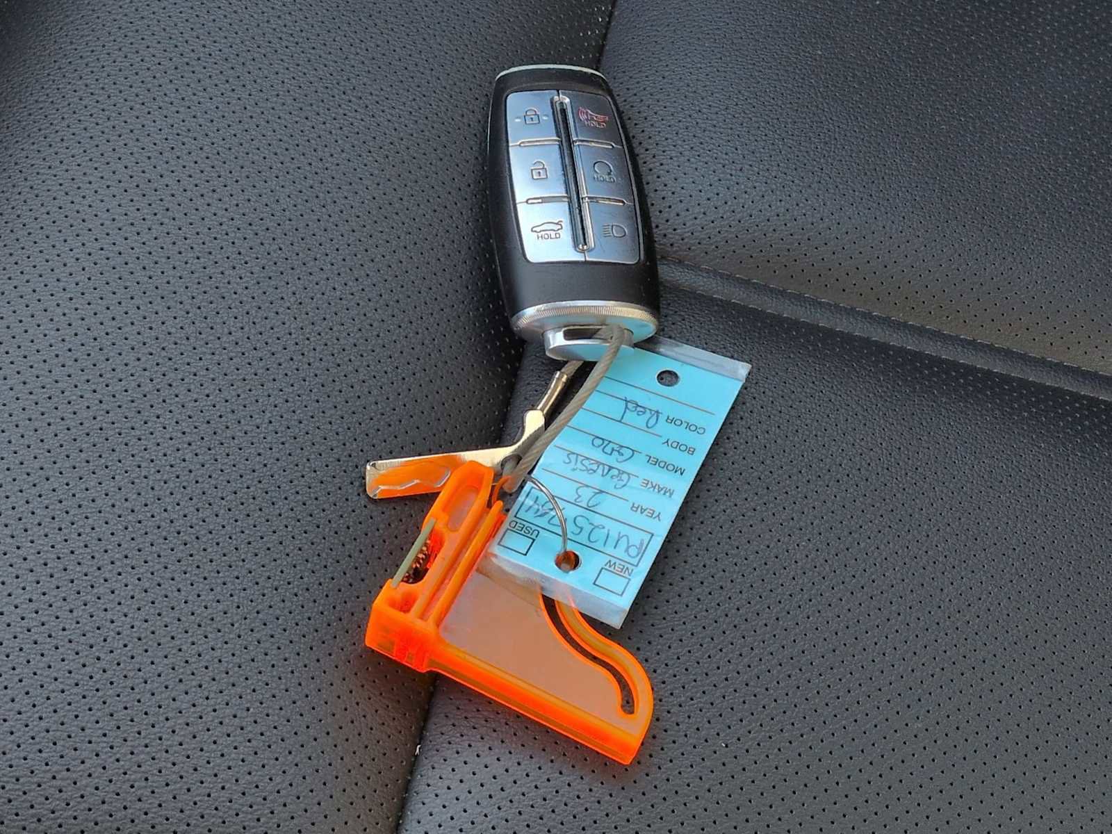 Used 2023 Genesis G70 2.0T image 36