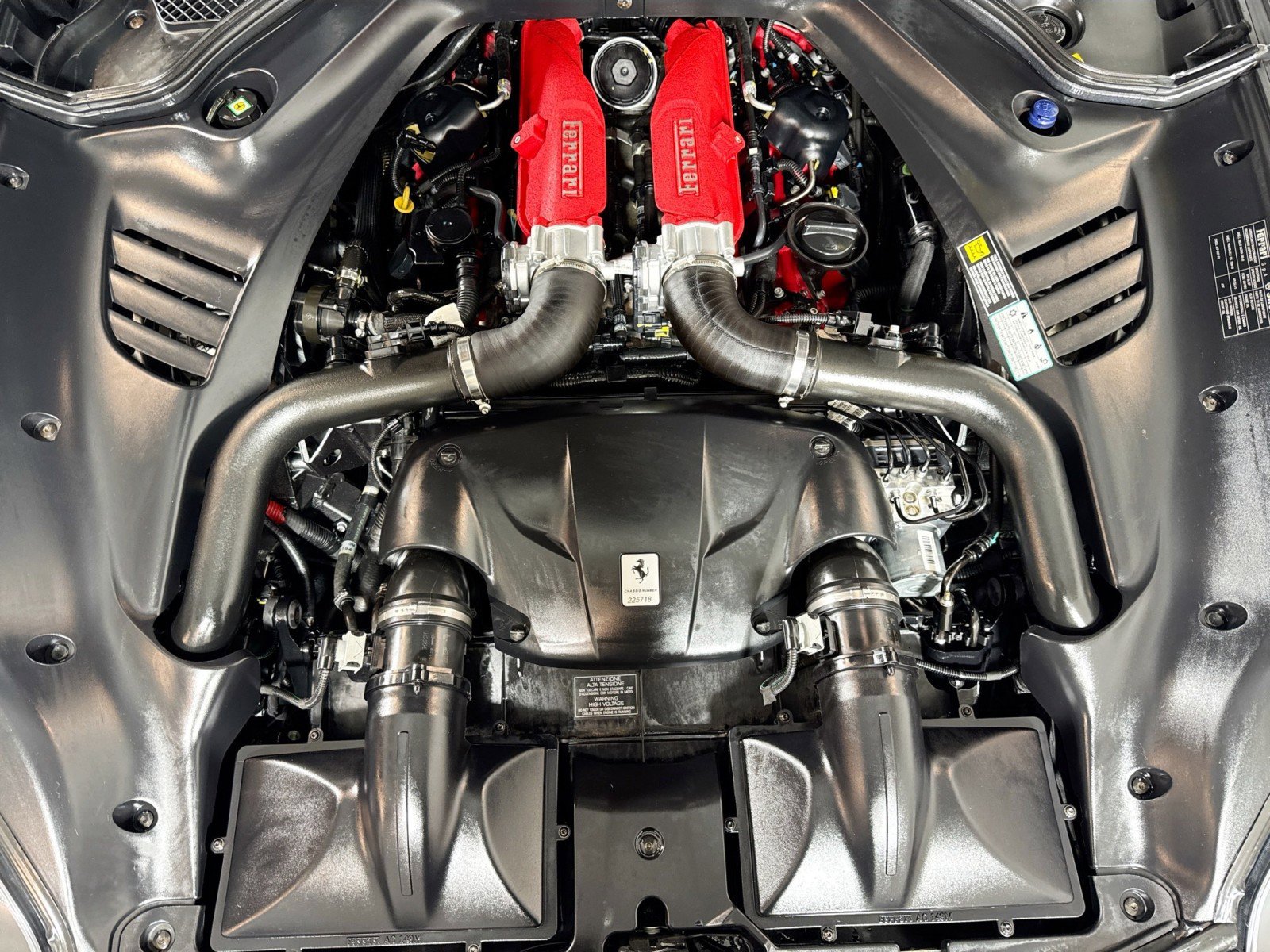 Used 2017 Ferrari California T image 27