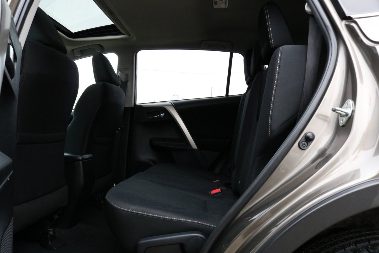 Used 2015 Toyota RAV4 XLE image 34