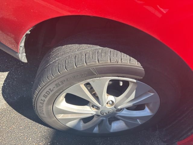 Used 2016 Kia Soul + image 6
