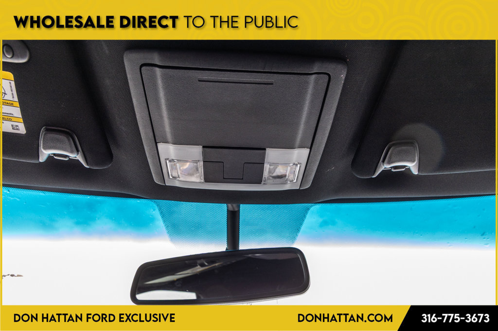 Used 2018 Ford Explorer XLT w/ Equipment Group 202A AWD/4WD image 14