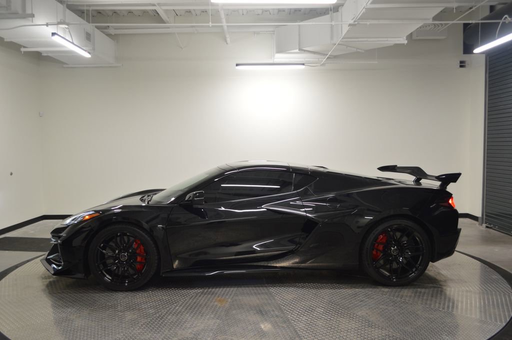 Used 2025 Chevrolet Corvette Z06 w/ Z07 Performance Package image 2