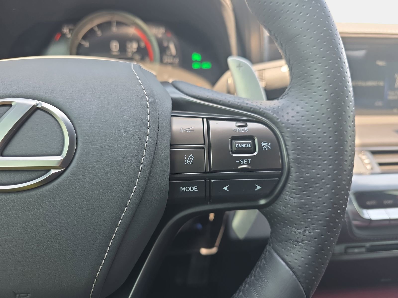 Used 2018 Lexus LC 500 Coupe w/ Performance Package RWD image 16