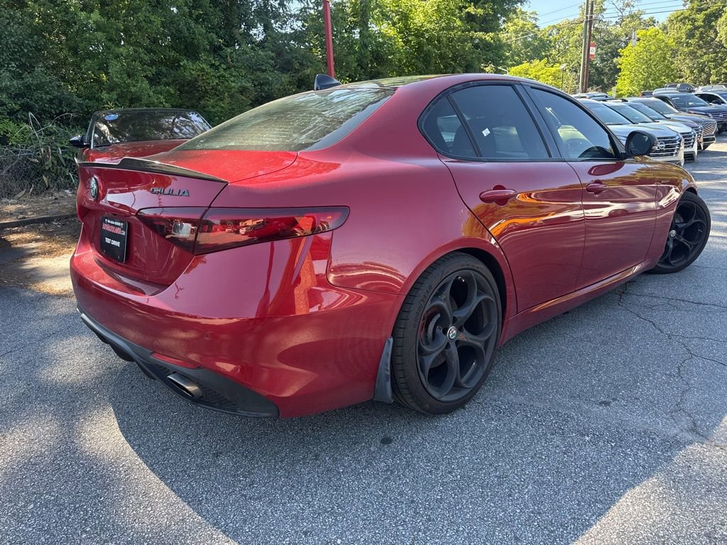 Used 2017 Alfa Romeo Giulia Ti w/ TI 19" Sport Package AWD/4WD image 3