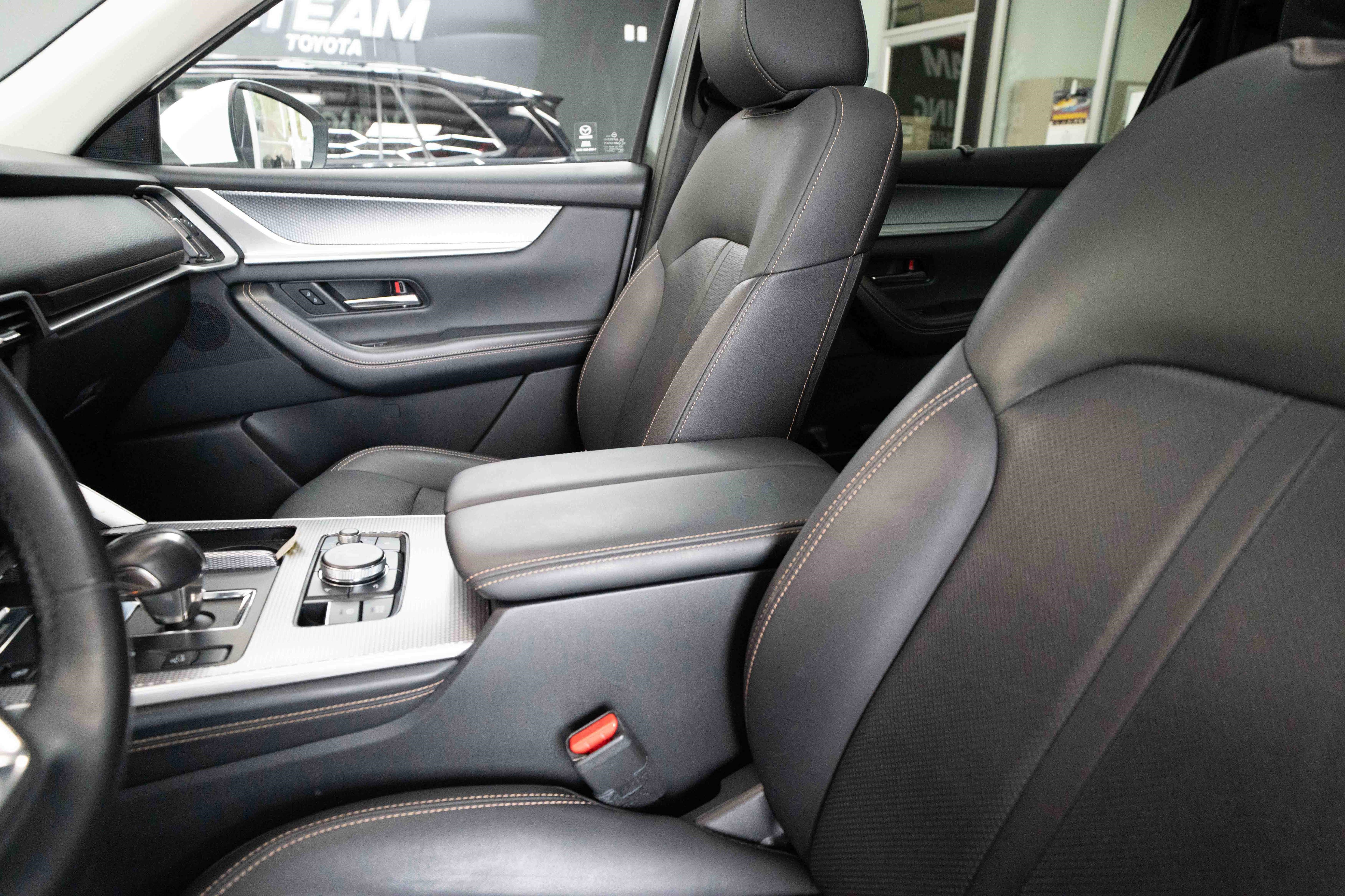 Used 2024 MAZDA CX-90 Plug-In Hybrid w/ Preferred AWD/4WD image 10