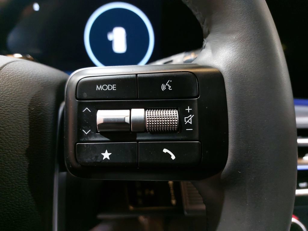 Used 2024 Hyundai Santa Fe Limited image 19