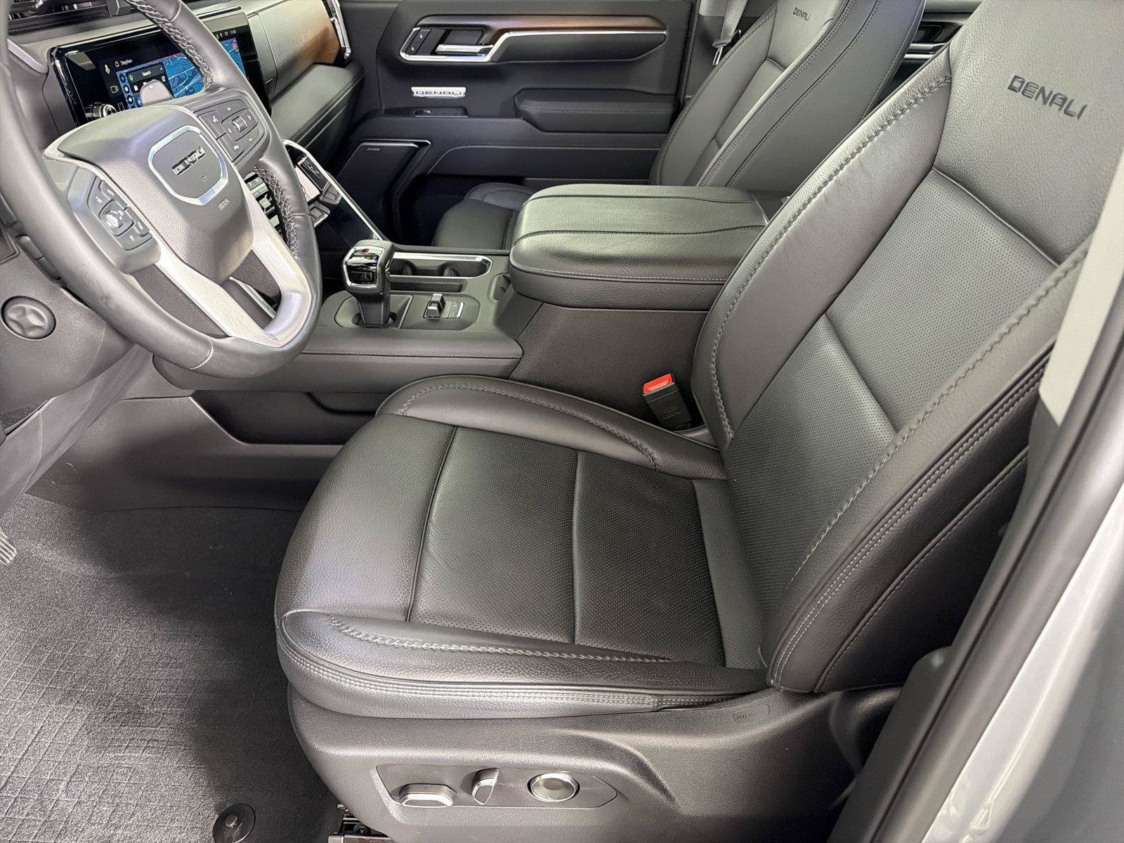 Certified 2025 GMC Sierra 1500 Denali w/ Denali Reserve Package AWD/4WD image 8