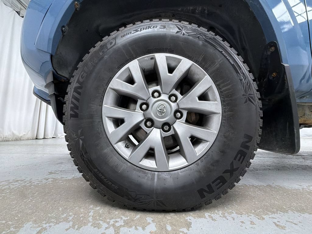Used 2019 Toyota Tacoma SR5 AWD/4WD image 12