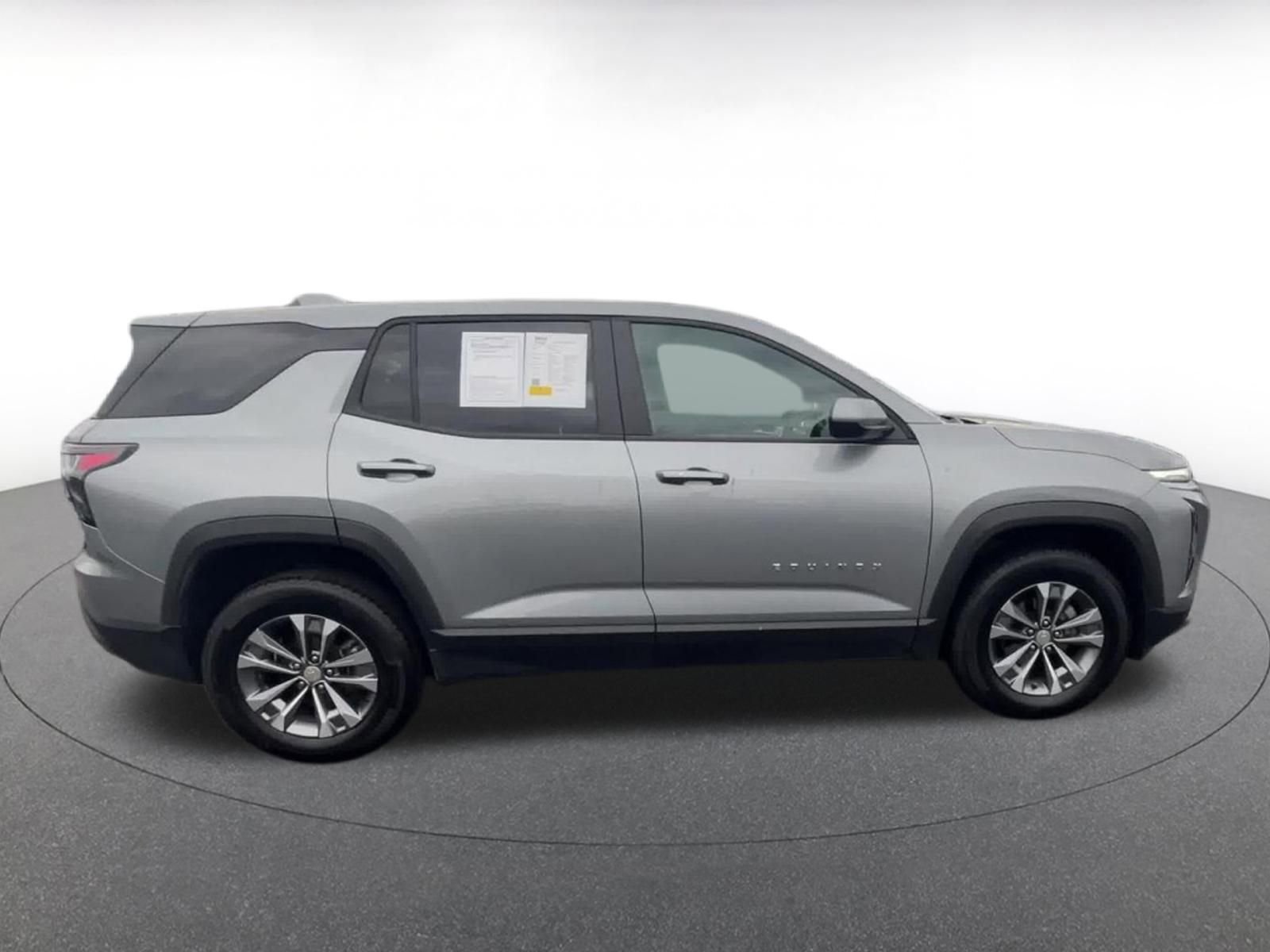 Used 2025 Chevrolet Equinox LT image 16