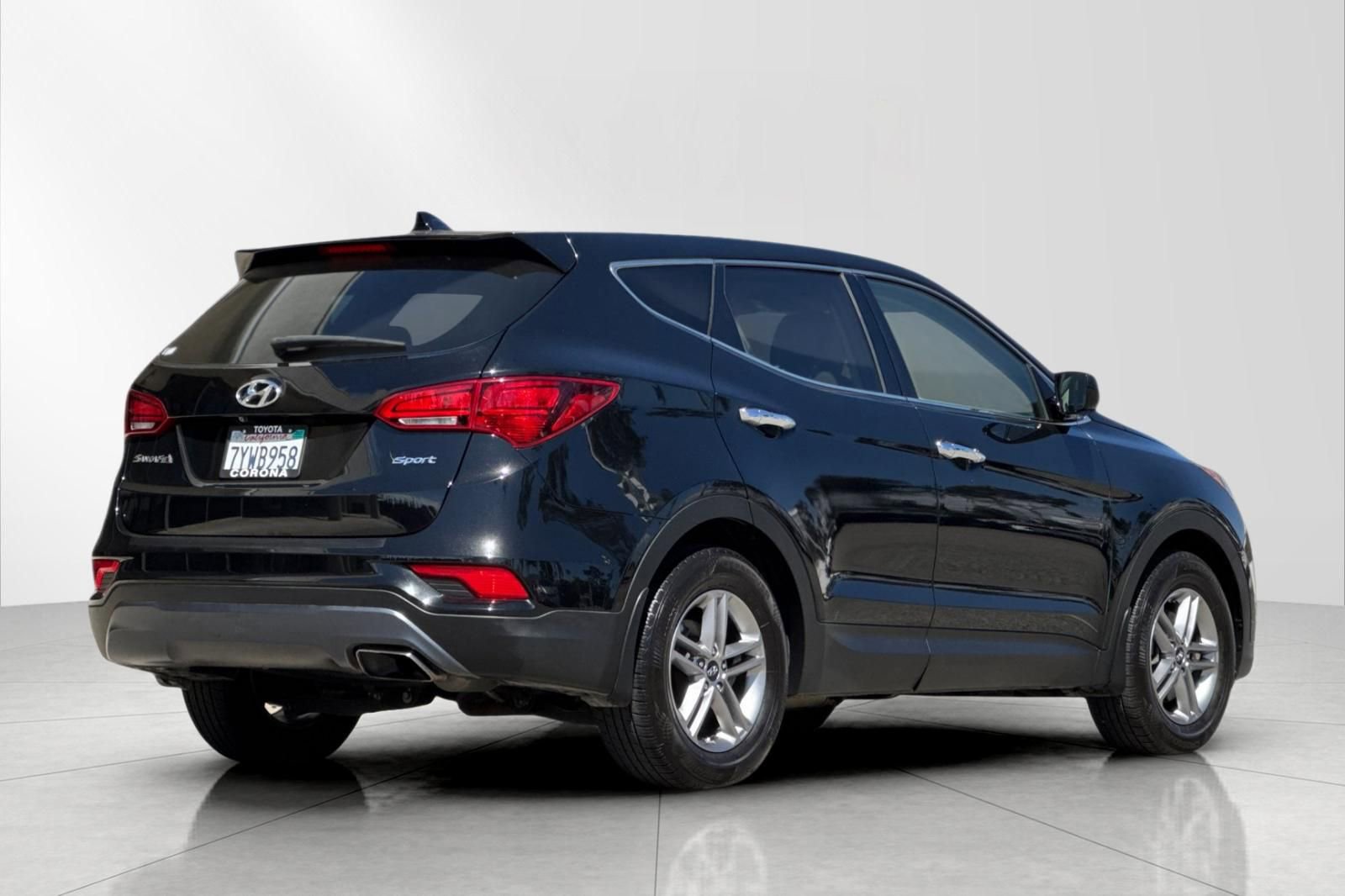 Used 2017 Hyundai Santa Fe Sport FWD image 4