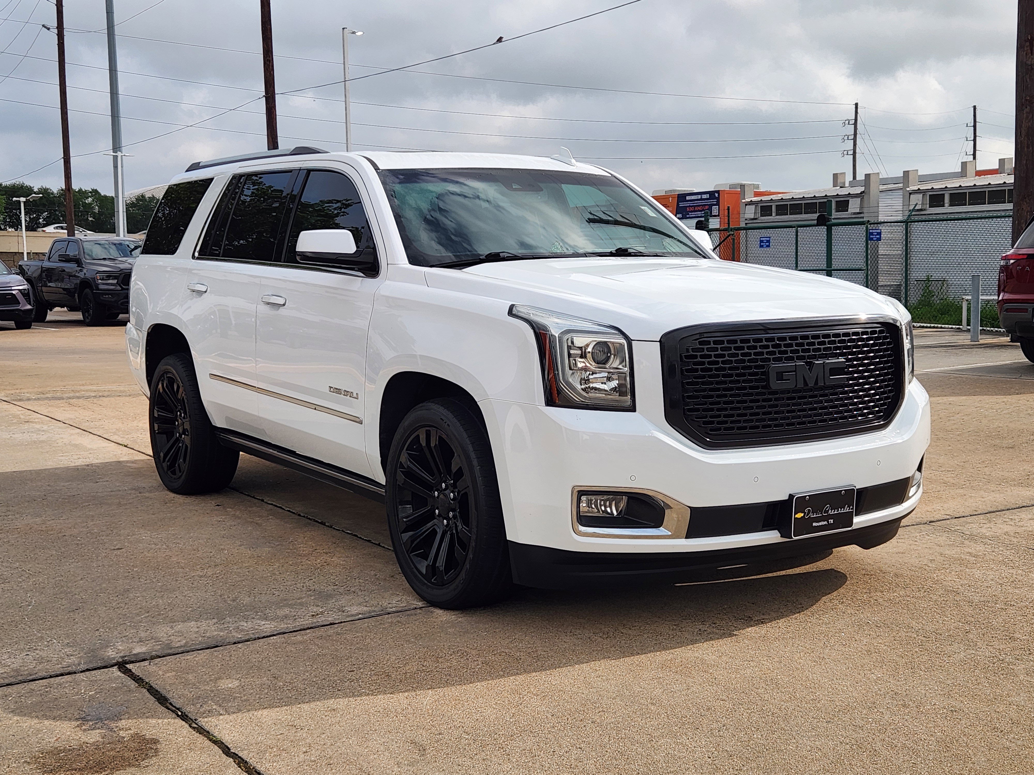 Used 2019 GMC Yukon Denali w/ Denali Ultimate Package RWD image 4