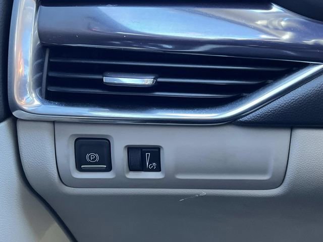 Used 2022 Cadillac XT4 Luxury w/ Cold Weather Package image 30