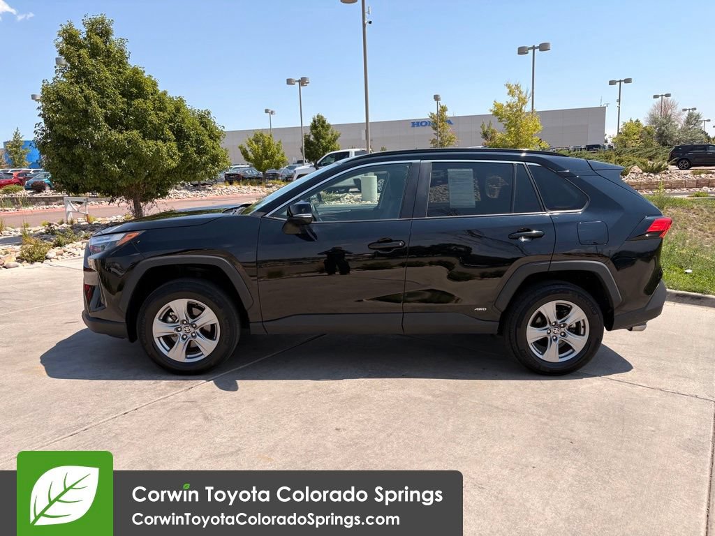 Used 2025 Toyota RAV4 XLE AWD/4WD image 4