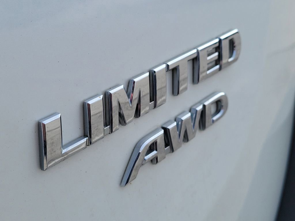 Used 2015 Toyota RAV4 Limited image 11