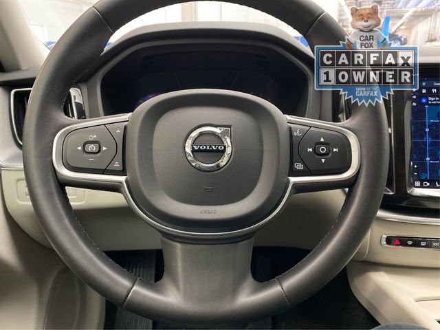 Used 2022 Volvo XC60 B5 Momentum image 22