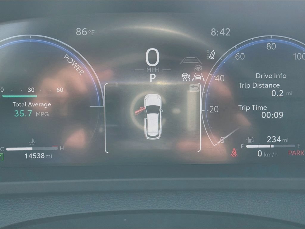 Used 2025 Toyota Crown Signia AWD/4WD image 11