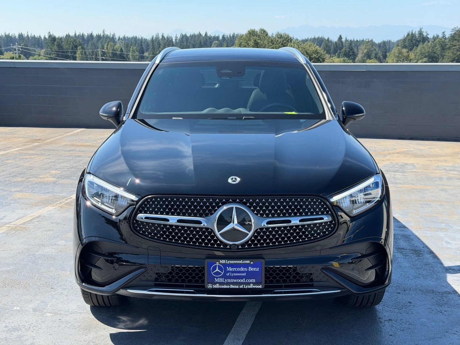 Used 2026 Mercedes-Benz GLC 300 4MATIC image 2