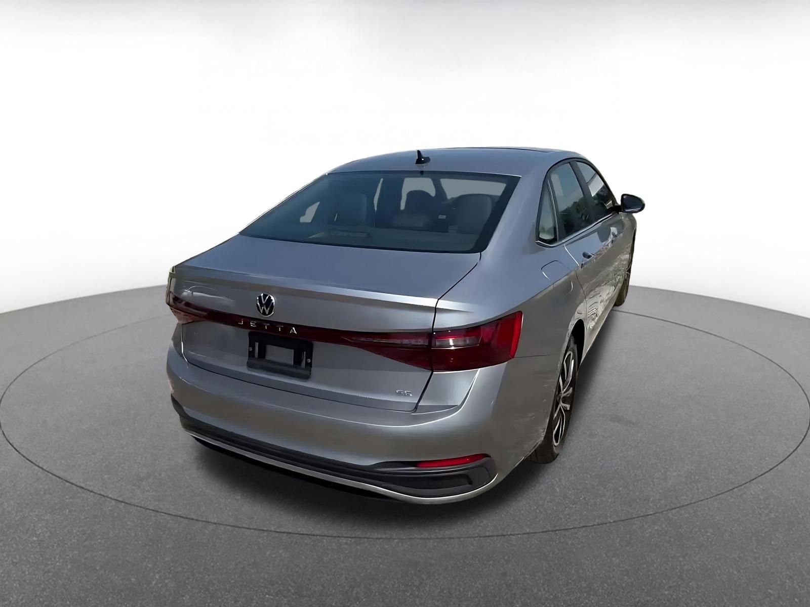 Used 2025 Volkswagen Jetta SE image 15