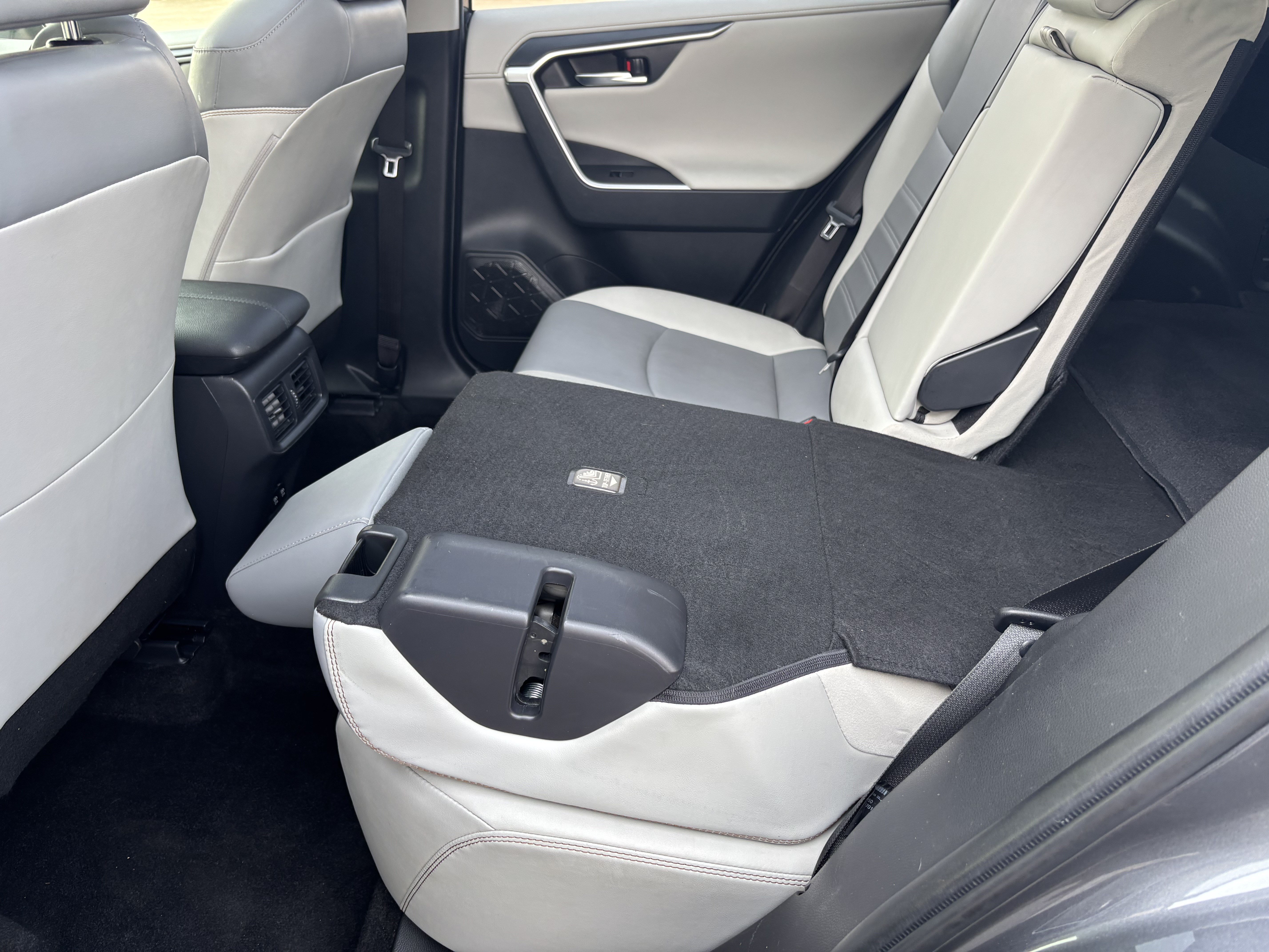 Used 2019 Toyota RAV4 Limited w/ Advanced Technology Package AWD/4WD image 25