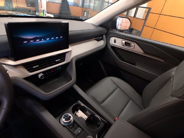 New 2026 Ford Explorer Active w/ Active Comfort Package AWD/4WD image 18