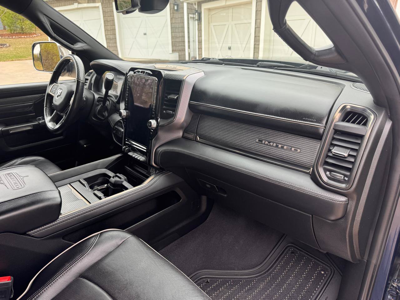 Used 2021 RAM 2500 Limited w/ Cold Weather Group AWD/4WD image 17
