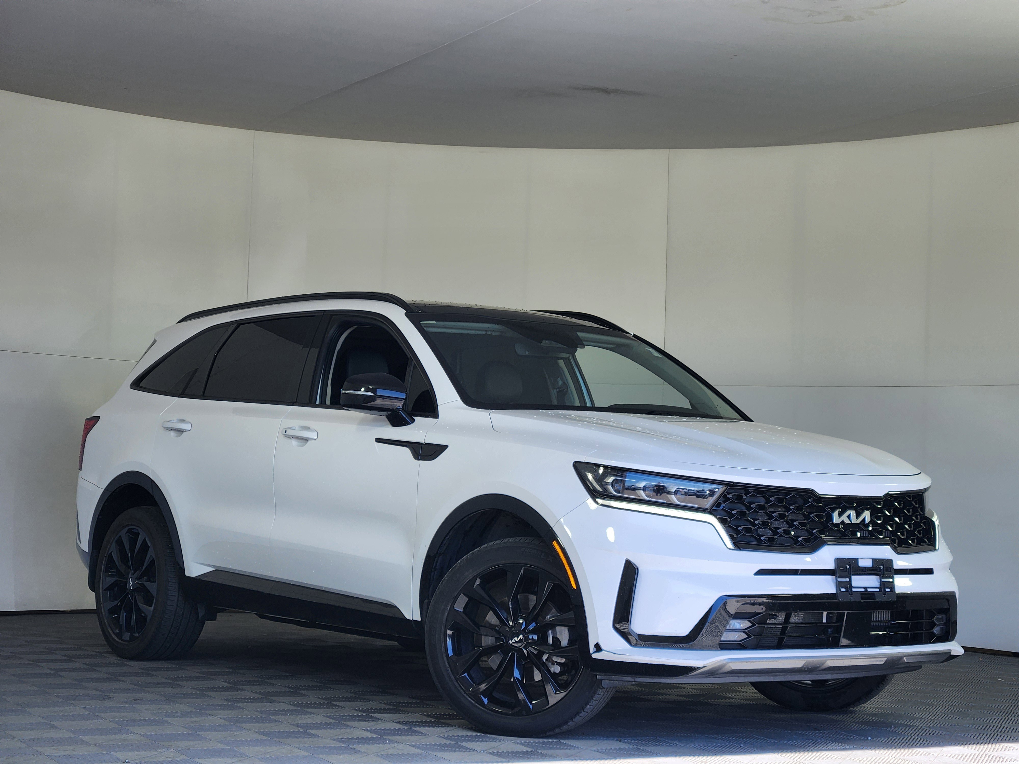 Used 2022 Kia Sorento SX image 1