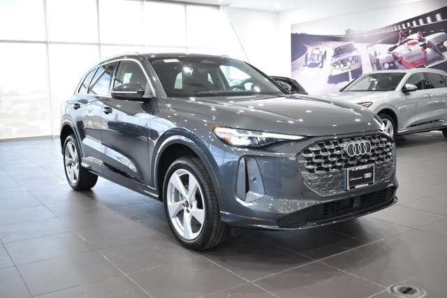 Used 2025 Audi Q5 Premium Plus w/ Premium Plus AWD/4WD image 5