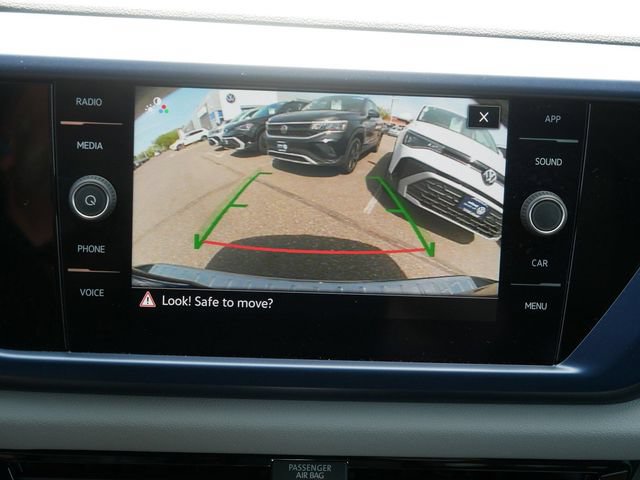 Certified 2023 Volkswagen Taos SE w/ Panoramic Sunroof Package AWD/4WD image 29