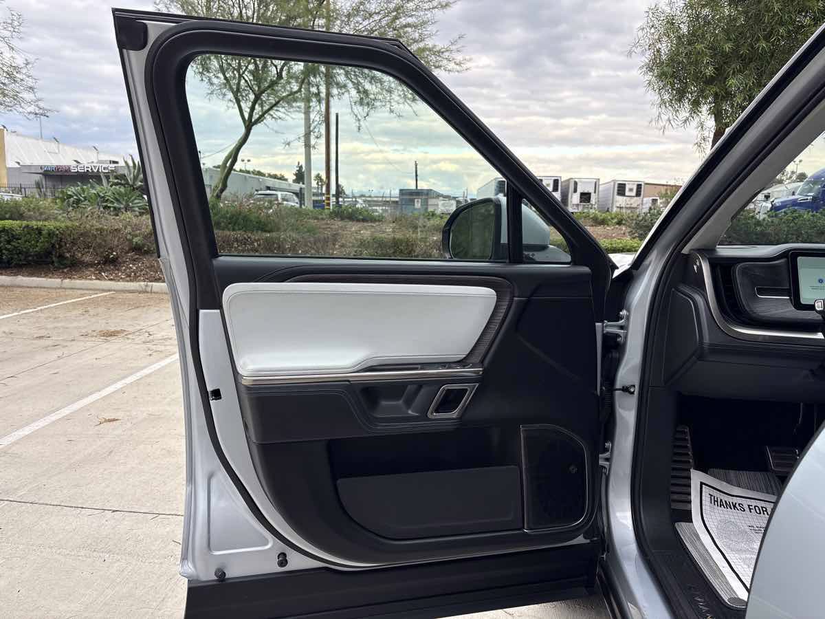 Used 2023 Rivian R1T Launch Edition AWD/4WD image 19