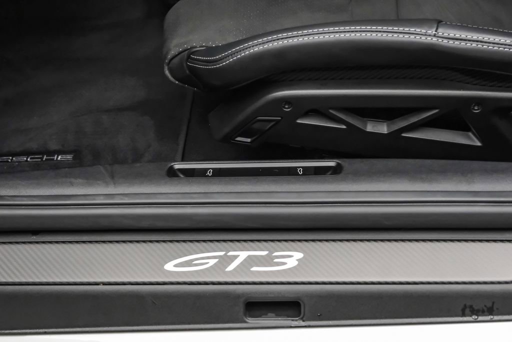 Used 2026 Porsche 911 GT3 w/ Weissach Package image 32